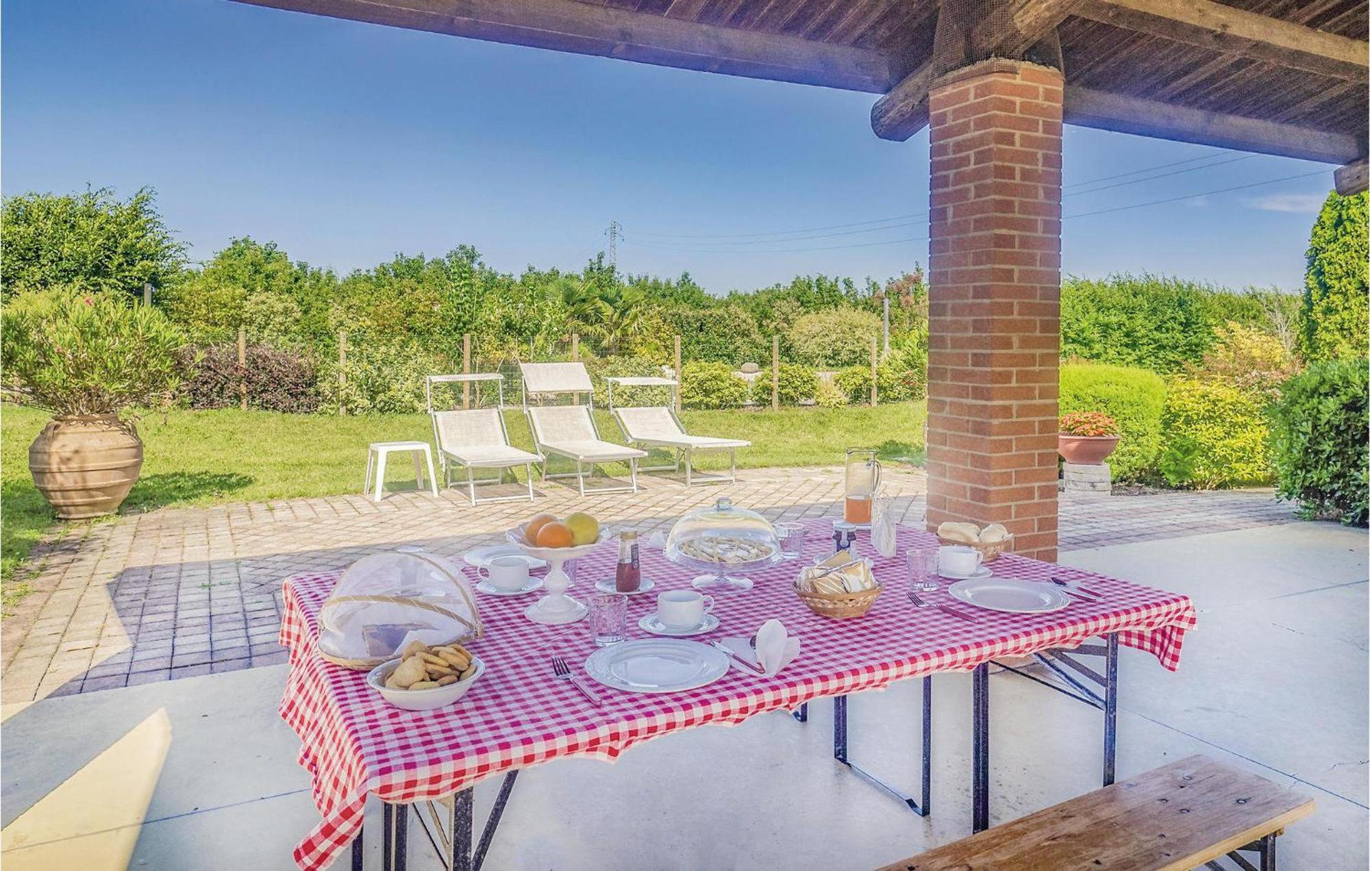 Awesome Home In Ariano Nel Polesine With Kitchen San Basilio 外观 照片